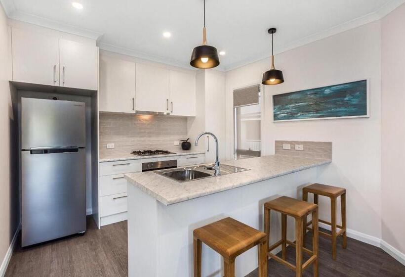 Апартаменты 1 Спальня, National Hotel Complex Bendigo