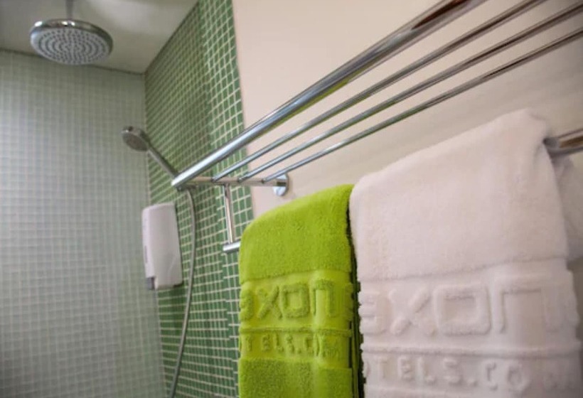 Номер Стандарт, Maxonehotels At Tidar Surabaya