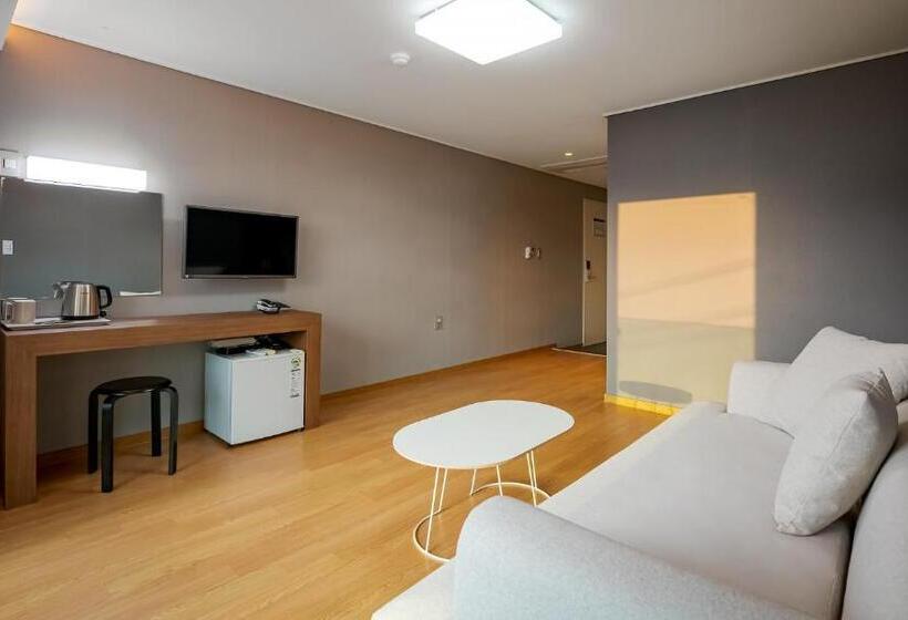 Полулюкс, Pampas Hotel Jeju