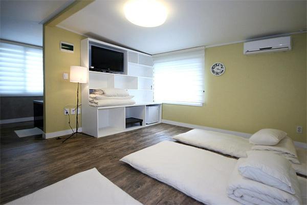 اتاق استاندارد سه نفره, Crib 49 Guesthouse   Foreigner Only