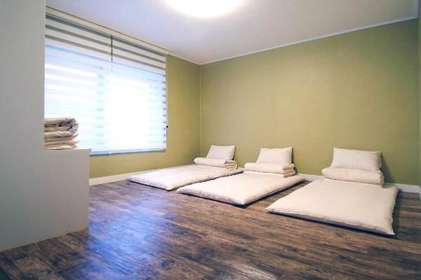 اتاق استاندارد سه نفره, Crib 49 Guesthouse   Foreigner Only