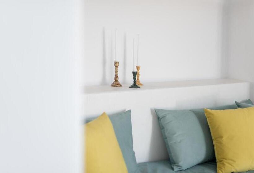 سوئیت دولوکس با چشم‌انداز, Neptune Luxury Suites