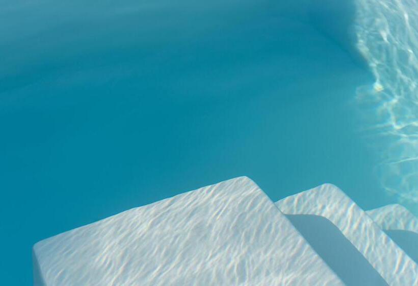 سوئیت دولوکس با چشم‌انداز, Neptune Luxury Suites
