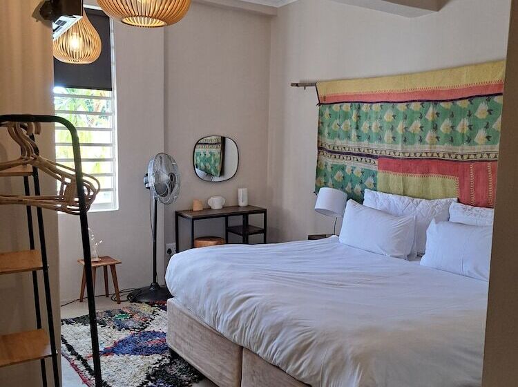 غرفة عائلية, The Big   Luxury Backpackers