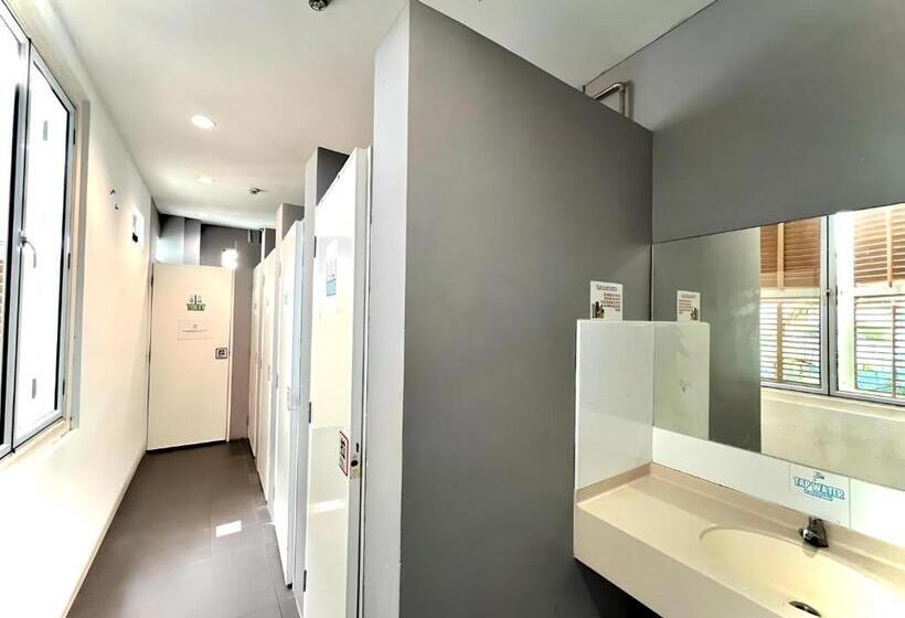 اتاق اکونومی, Beary Best! Hostel Chinatown