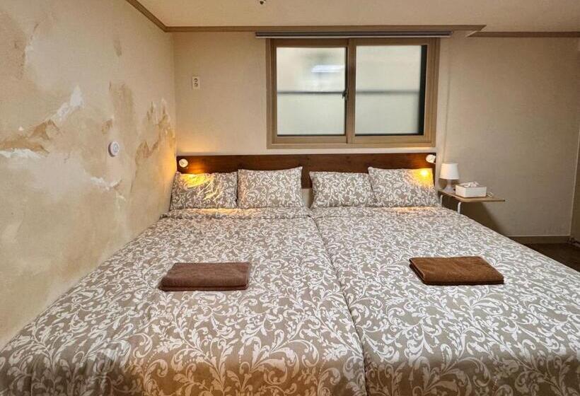 اتاق استاندارد, Roi Guesthouse
