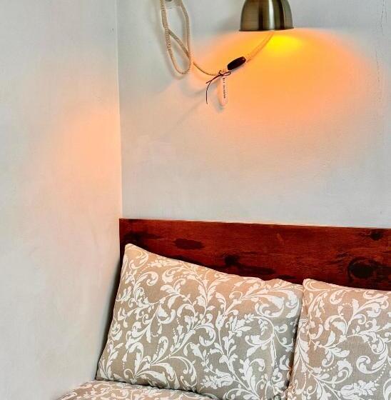 اتاق استاندارد, Roi Guesthouse