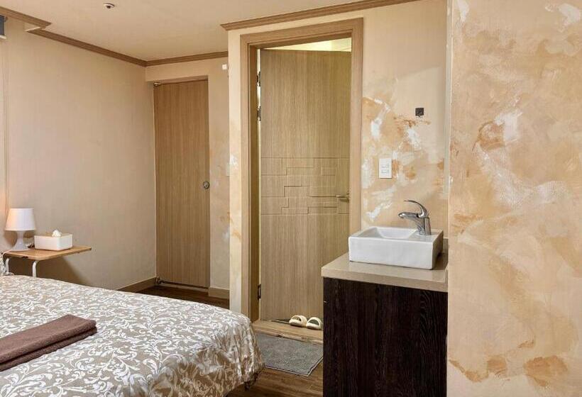 اتاق استاندارد, Roi Guesthouse