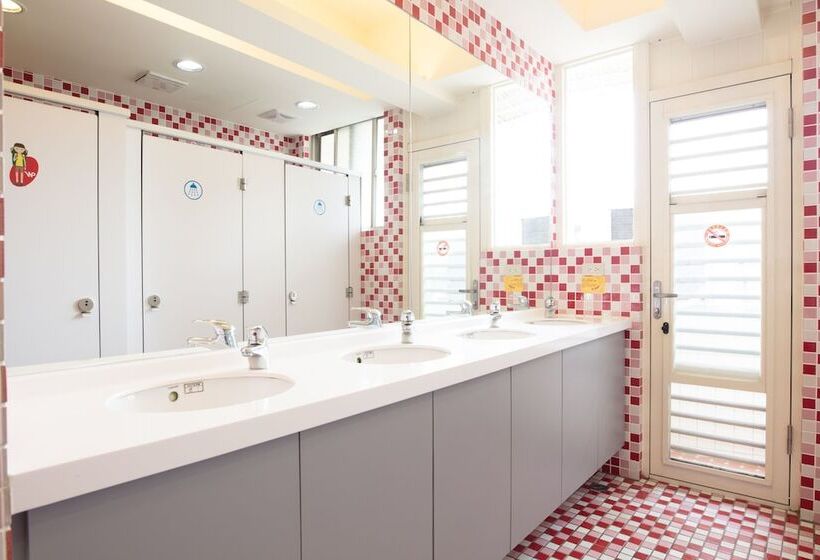 تختخواب در اتاق مشترک, On My Way Taipei Hostel