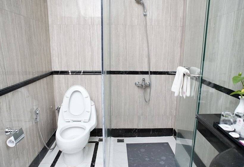 Executive Suite, Adhiwangsa