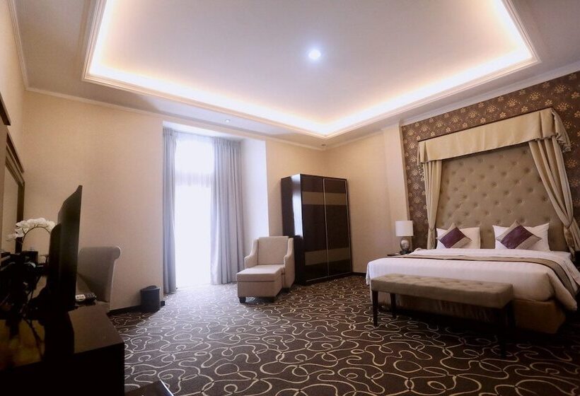 Executive Suite, Adhiwangsa