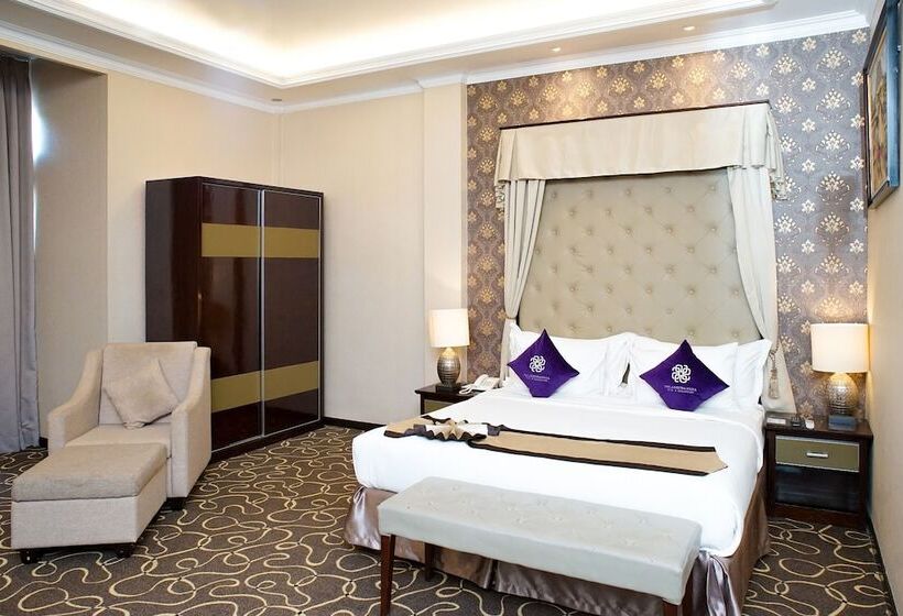 Suite Executivă, Adhiwangsa