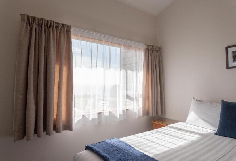 2 Bedroom Premium Apartment Sea View, Pacific Rendezvous Resort