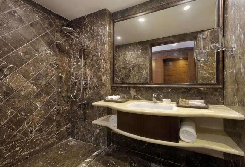 سوئیت اجرایی با تخت کینگ, Ramada Plaza By Wyndham Chandigarh Zirakpur