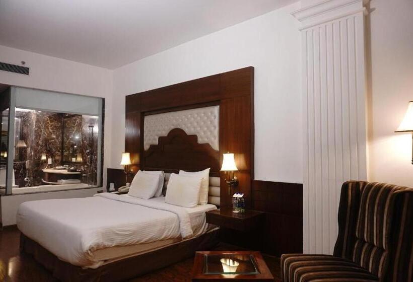 اتاق اجرایی, Ramada Plaza By Wyndham Chandigarh Zirakpur