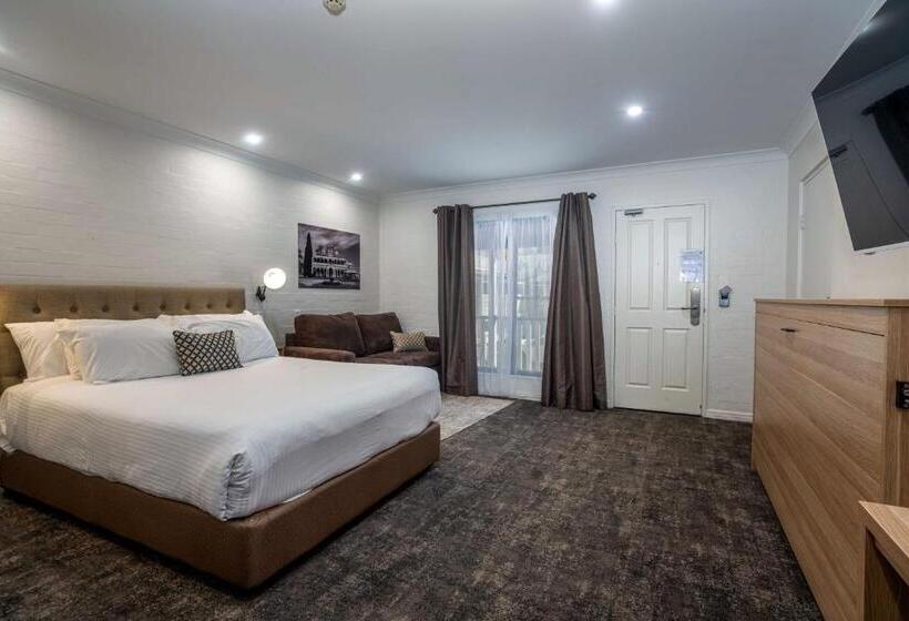 اتاق استاندارد با وان آب گرم, Town Square Motel