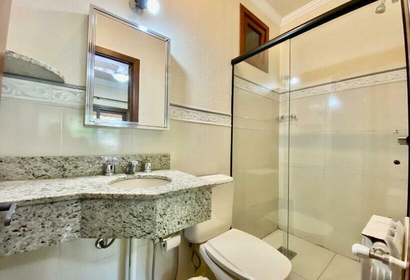 Quarto Superior com Sacada, Pousada Gramado