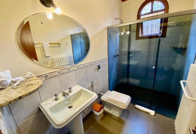 Quarto Triplo Deluxe, Pousada Gramado