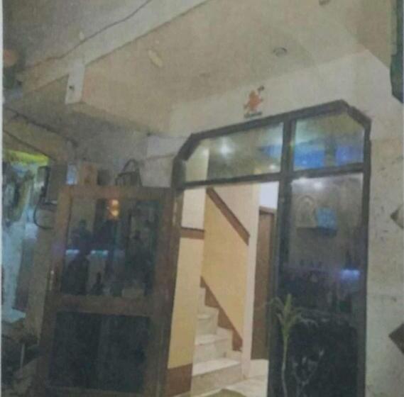 이코노미 룸, Amax Inn