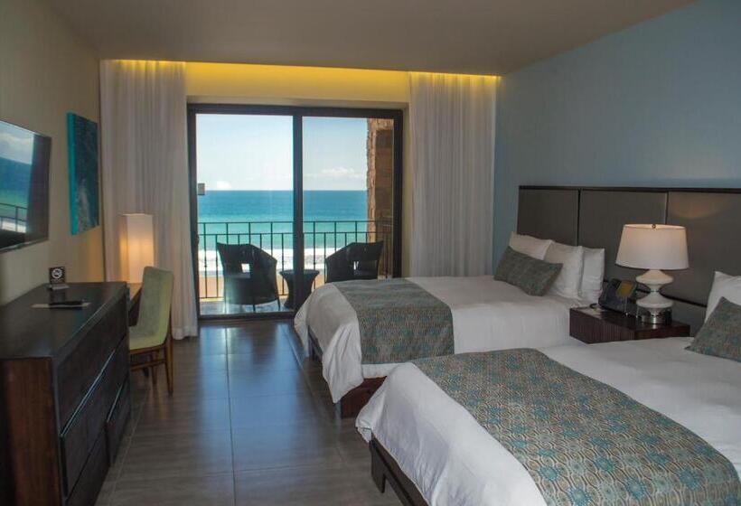 اتاق لوکس با بالکن و چشم‌انداز دریا, Croc S Resort & Casino