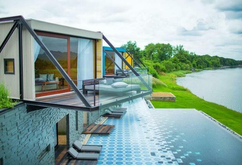 کلبه دلوکس, Cross River Kwai
