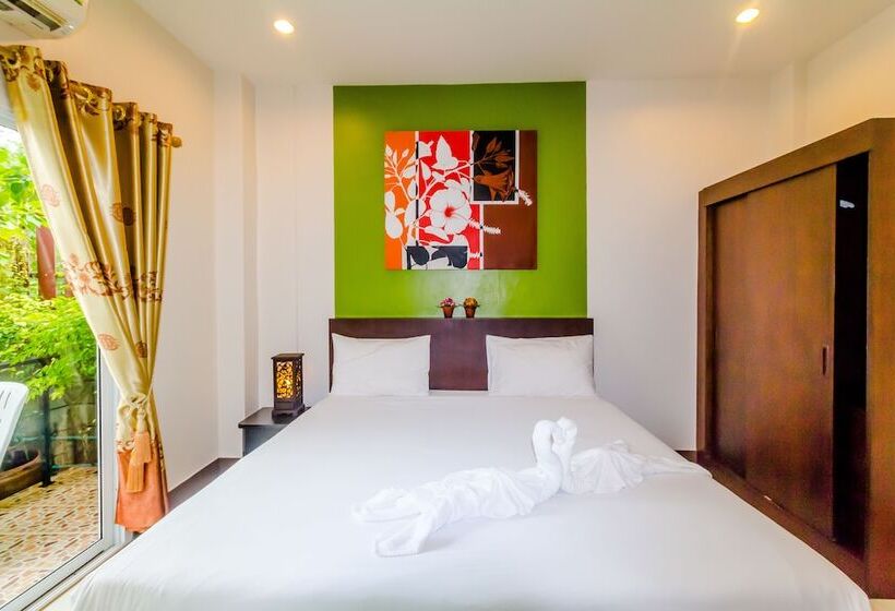 발코니 수피리어 룸, Baan Yuyen Karon Guesthouse