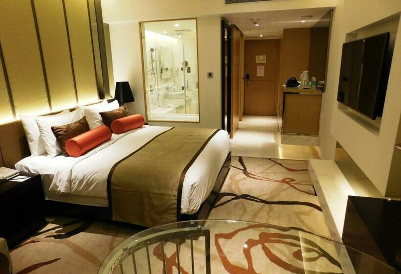 اتاق پرمیوم, Pride Plaza Hotel, Aerocity New Delhi