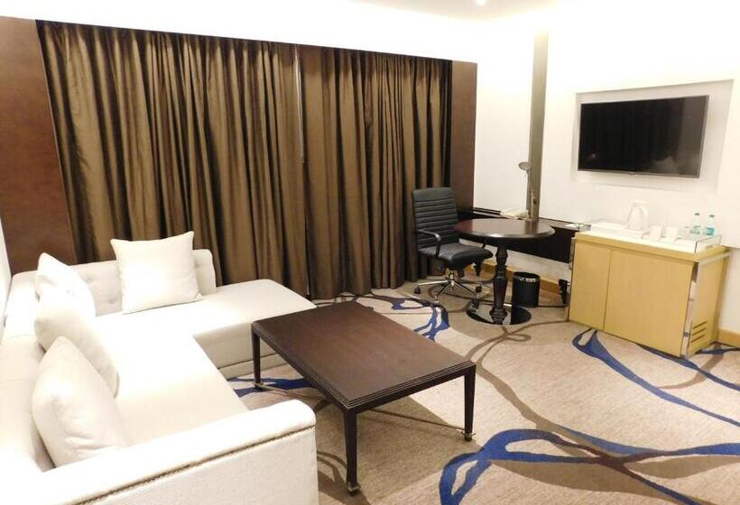 سوییت لوکس, Pride Plaza Hotel, Aerocity New Delhi