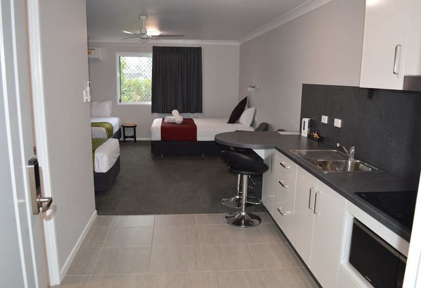 Семейное Студио, Monte Carlo Motor Inn