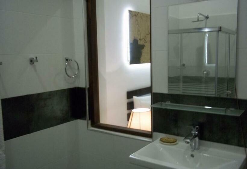 带大床的高级房间, Sunrise Palace Negombo