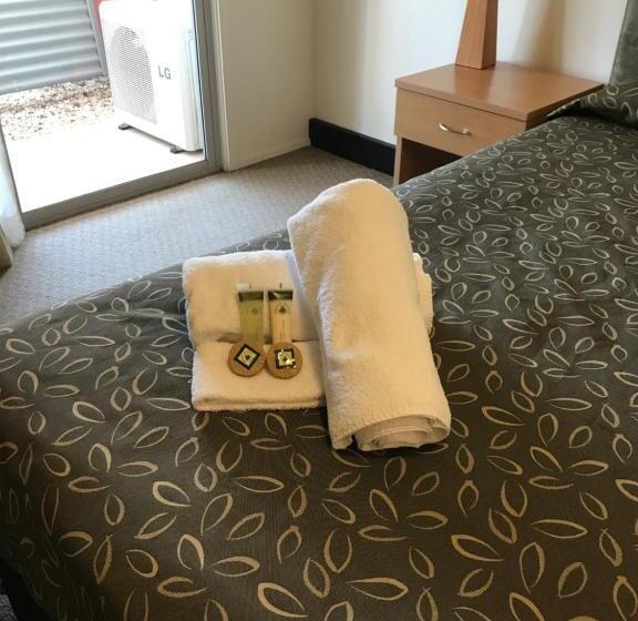 패밀리 룸, Capella Coach Inn