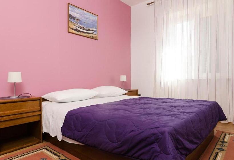 2 Bedrooms Suite Sea View, Guesthouse Moretić