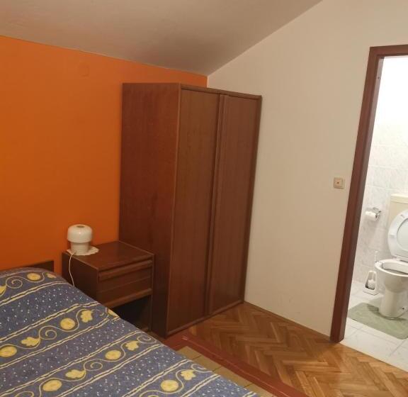 Quarto Basic, Guesthouse Moretić