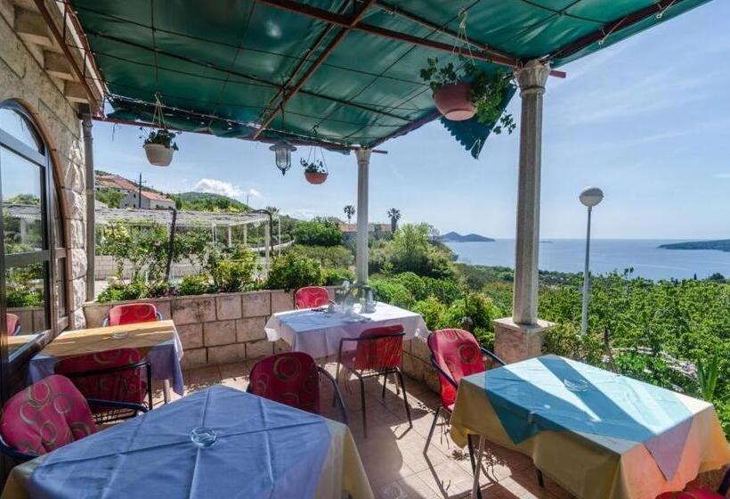 Quarto Basic, Guesthouse Moretić