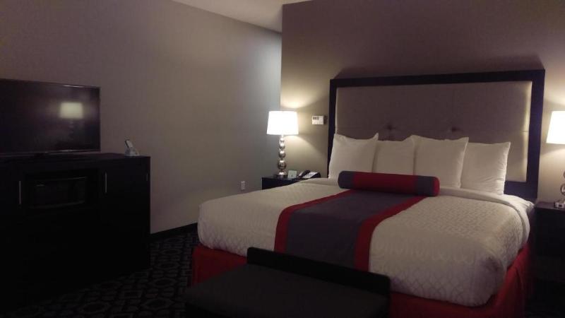 キングサイズベッドのスタンダードルーム, Best Western Plus Laredo Inn & Suites