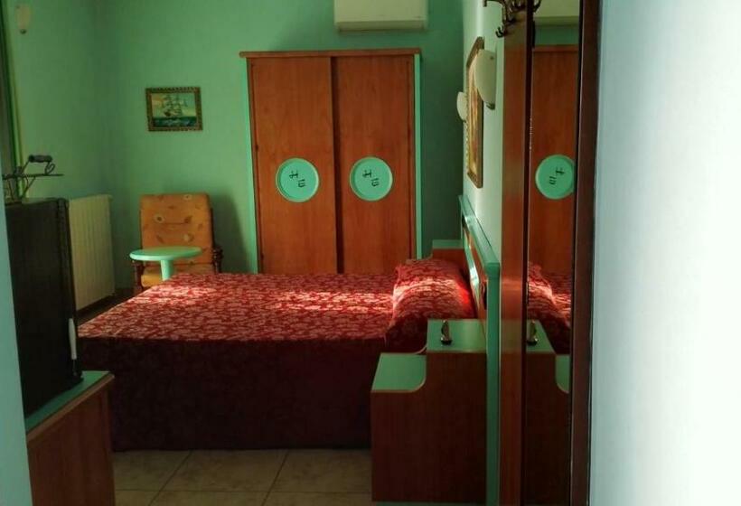 اتاق استاندارد سه نفره, Esperia