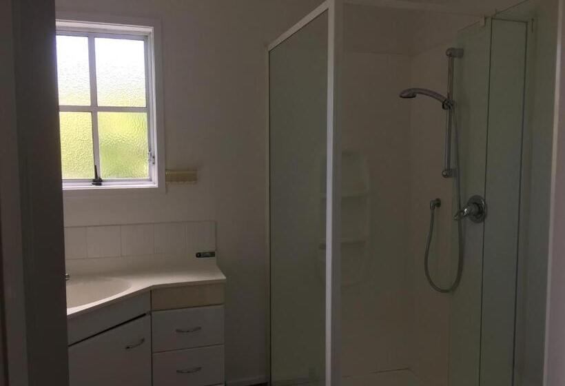 Апартаменты 3 Спальни, Phoenix Thermal Resort  Taupo