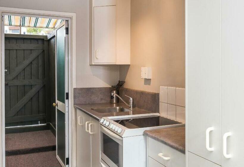Апартаменты 1 Спальня, Phoenix Thermal Resort  Taupo