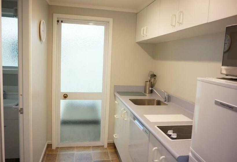 Студия Стандарт, Phoenix Thermal Resort  Taupo
