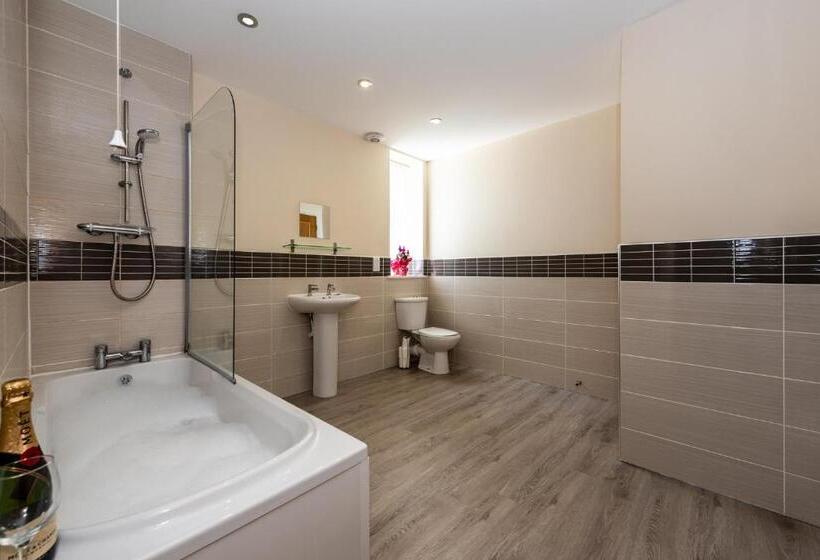Апартаменты 2 Спальни, Waterview Deluxe Apartments