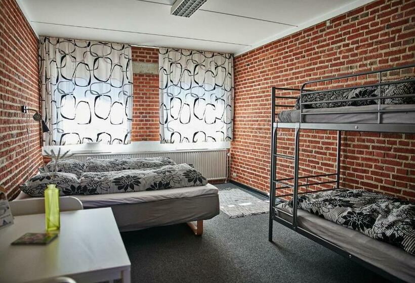 Четырехместный Номер Стандарт, Family Rooms With Ensuite Bathrooms