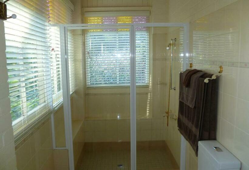 Номер Стандарт Вид на Реку, Donalea Bed And Breakfast & Riverview Apartment