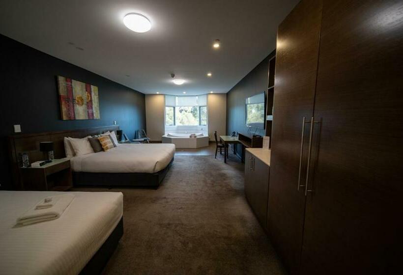 Люкс Повышенной Комфортности, Sfera's Park Suites & Convention Centre