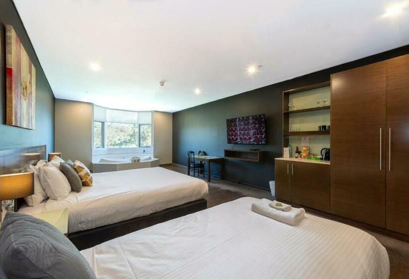 Люкс Повышенной Комфортности, Sfera's Park Suites & Convention Centre