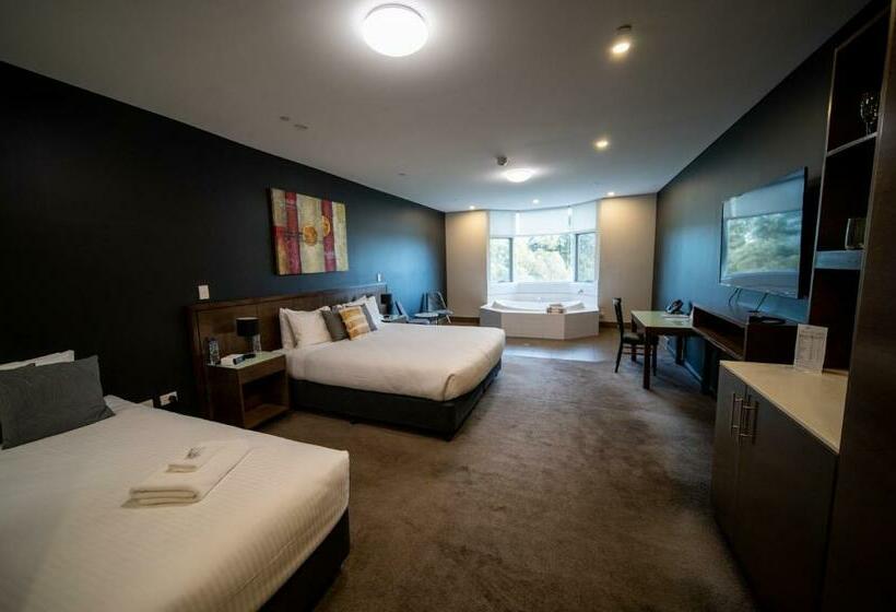 Люкс Повышенной Комфортности, Sfera's Park Suites & Convention Centre