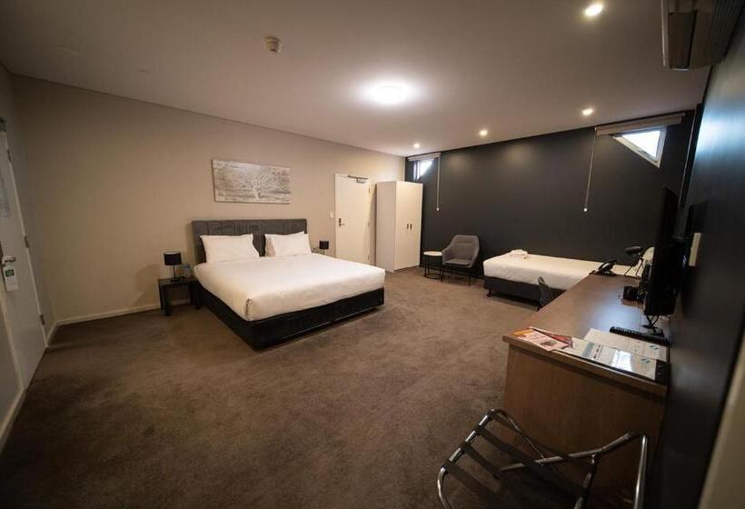 Стандартный Номер Кровать Кинг, Sfera's Park Suites & Convention Centre