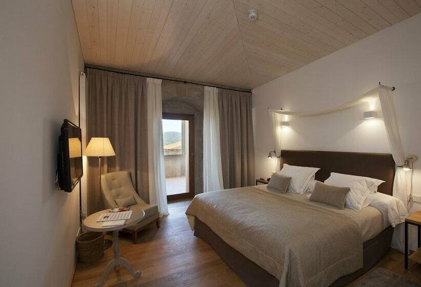 Номер Стандарт, Parador Castillo De Monterrei