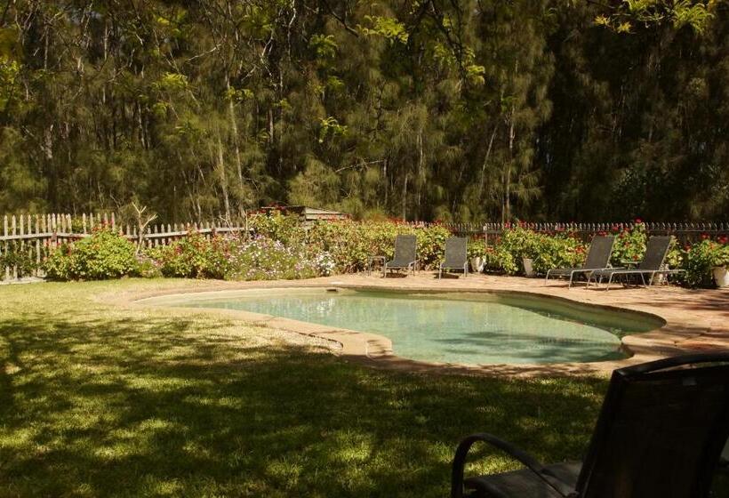 سوئیت با بالکن, The Carriages Boutique Hotel and Vineyard