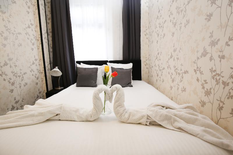 Quarto Superior, Gracery Naha
