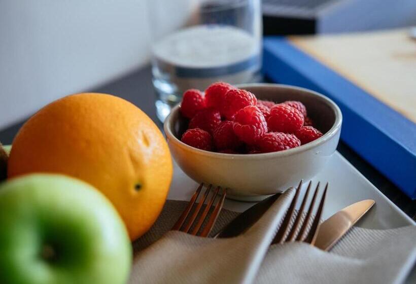 스위트, Strandhotel Luv
